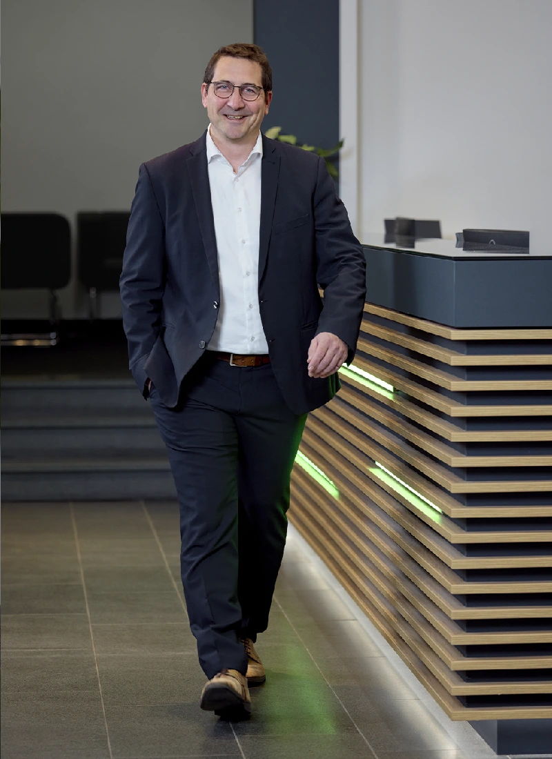 Aufnahme im Flur von Geschäftsführer der INTREAL, Malte Priester